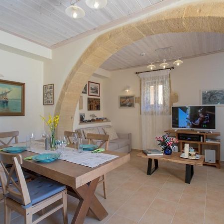 Villa Theta Dhrapaniás エクステリア 写真